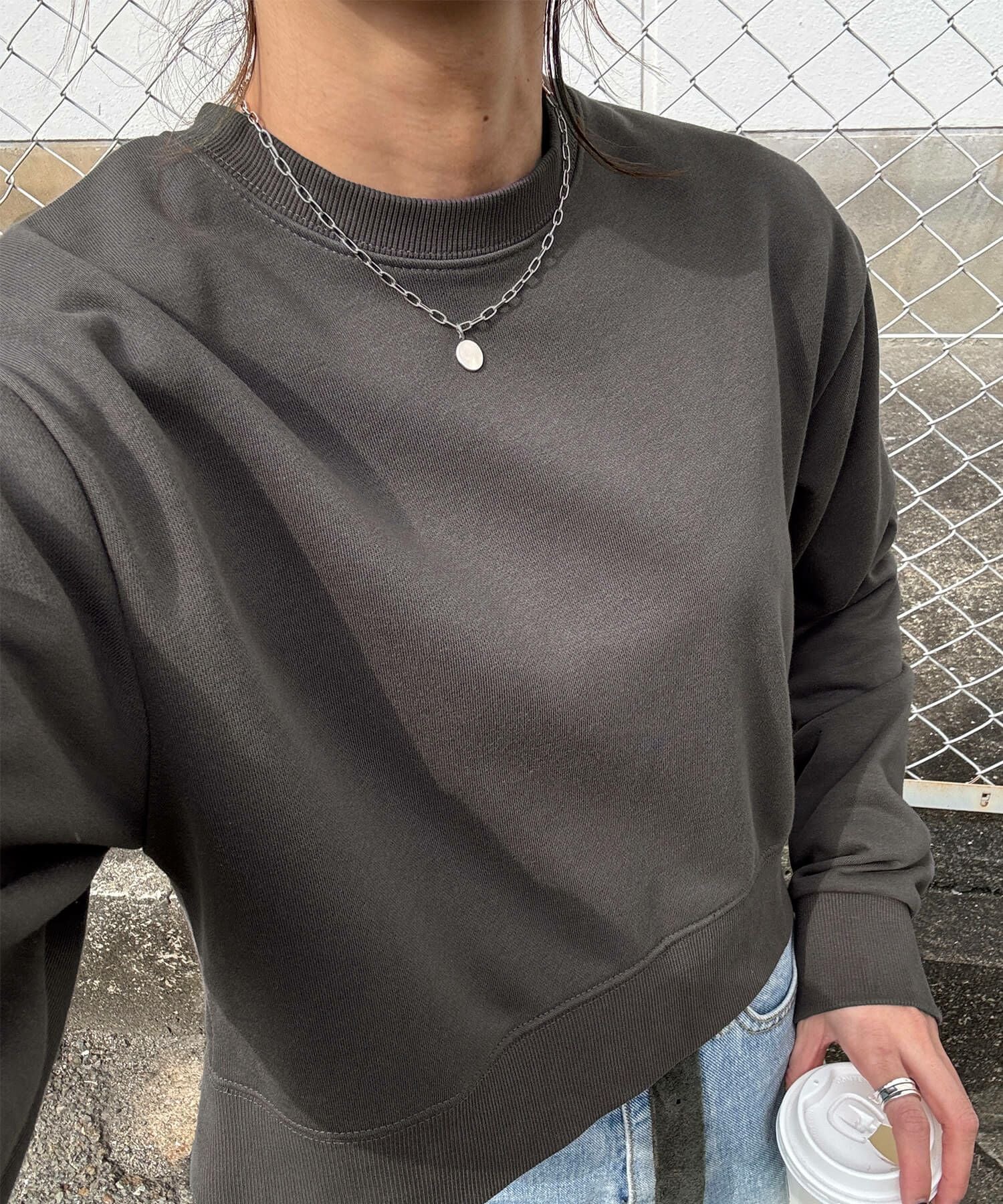 バックデザインクロップドスウェット | Back design cropped sweat