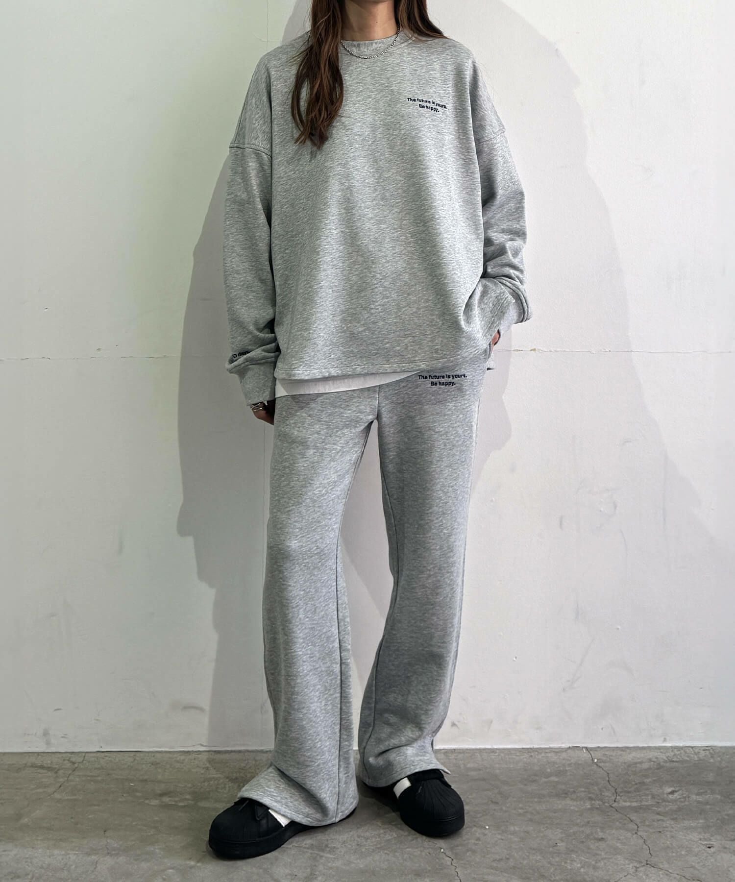 オリジナル刺繍ロゴスウェット | Embroidery logo over sweat(chiica