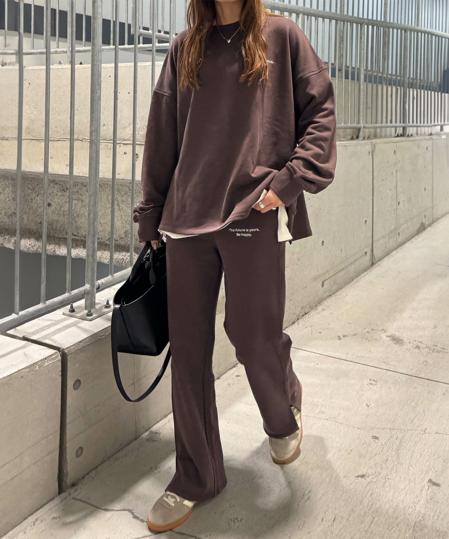 ISOOK アイスー Embroidery sweat set up ブラック オリジナル刺繍ロゴスウェット | Embroidery sweat set up(chiica