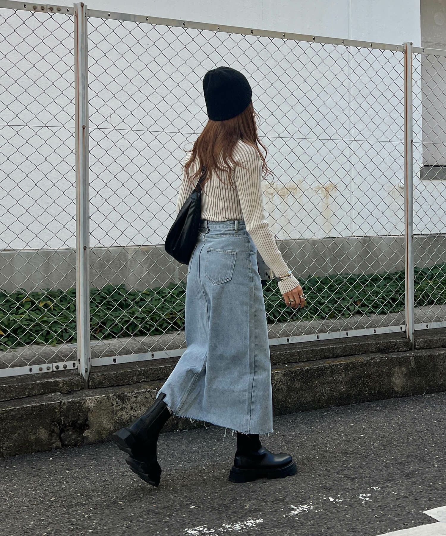 センタースリットデニムスカート | Center slit denim skirt(chiica