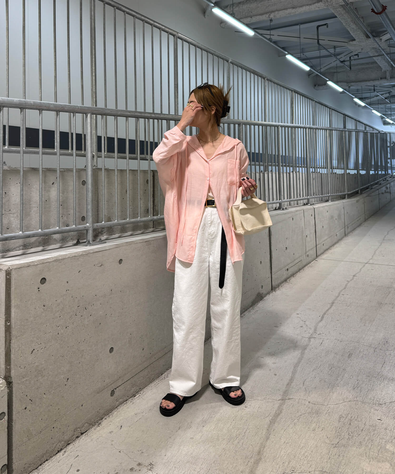 フード付きシアーシャツ | Hooded loose shirt (chiica select) フード付きシアーシャツ | Hooded loose shirt (chiica select)