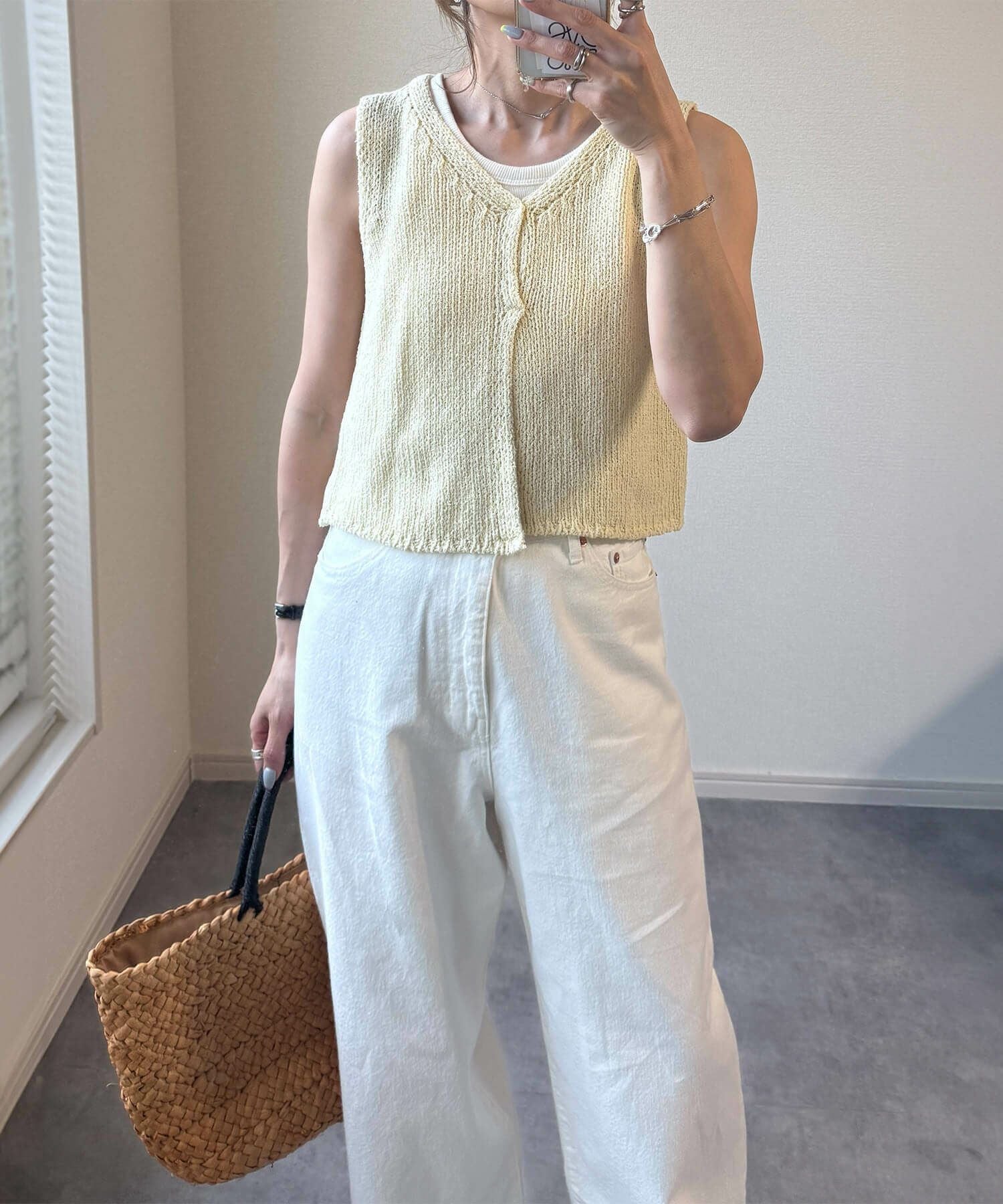 クロップドVネックニットベスト | Cropped V neck knit vest (chiica