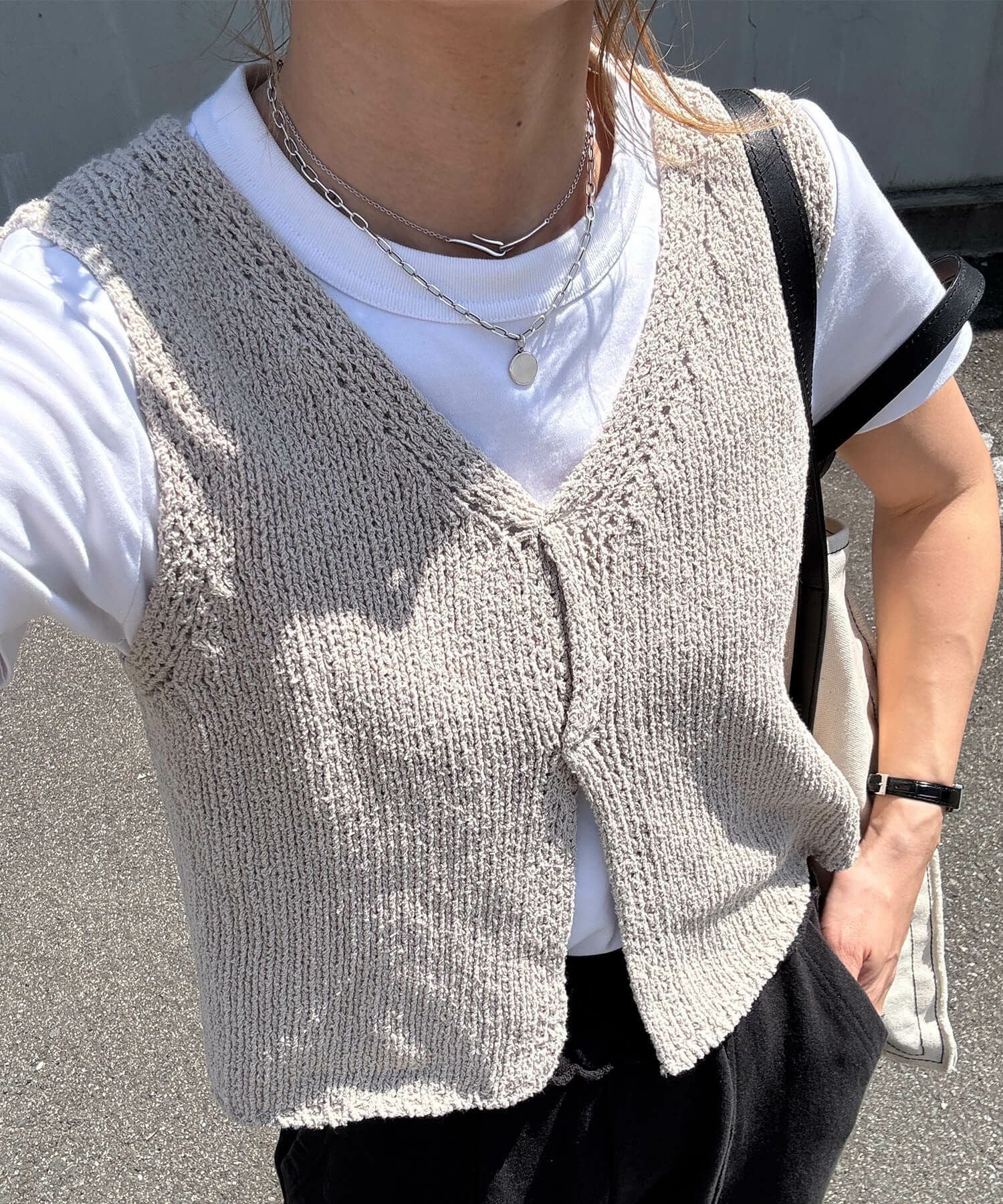 クロップドVネックニットベスト | Cropped V neck knit vest (chiica
