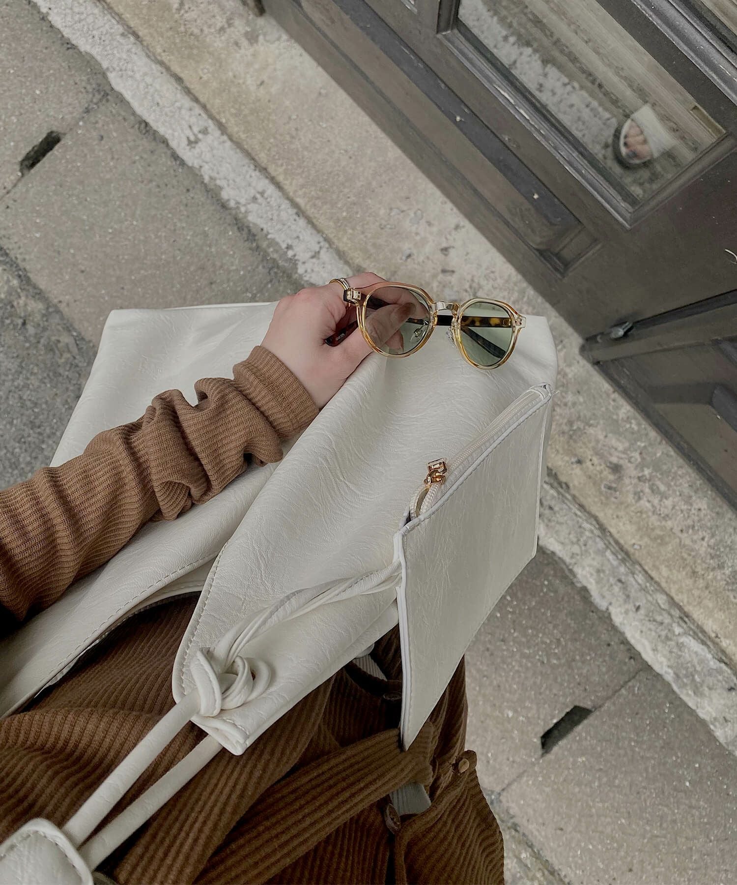 ポーチ付きソフトレザートートバッグ | Pouched soft leather tote bag