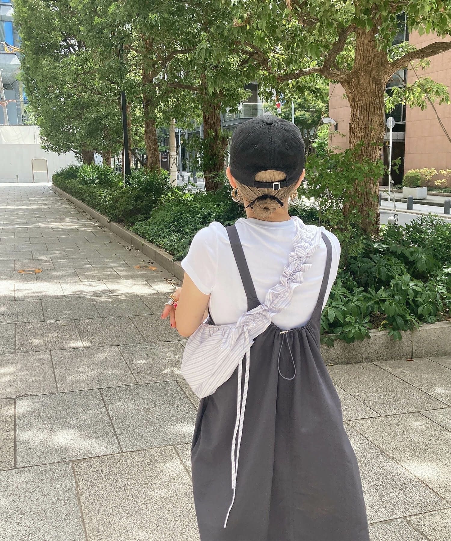 バックドロストナイロンワンピース | Back drawstring nylon one piece