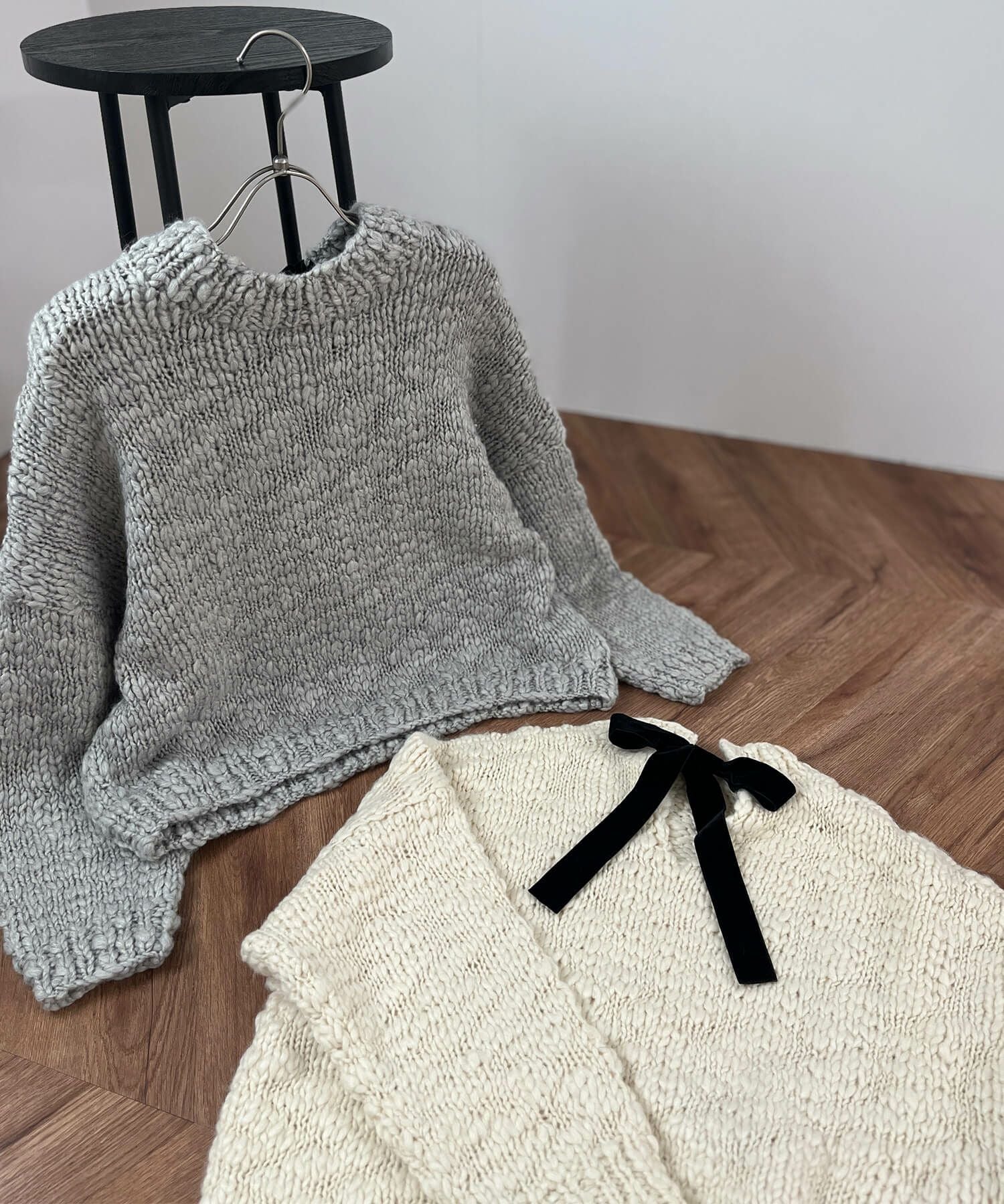 スラブヤーンリボンデザインハンドニット | Slub yarn ribbon design