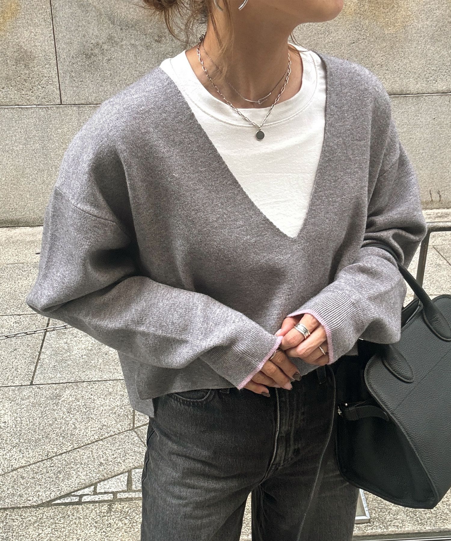 ディープVソフトニット | Deep Vneck soft knit (chiica original)