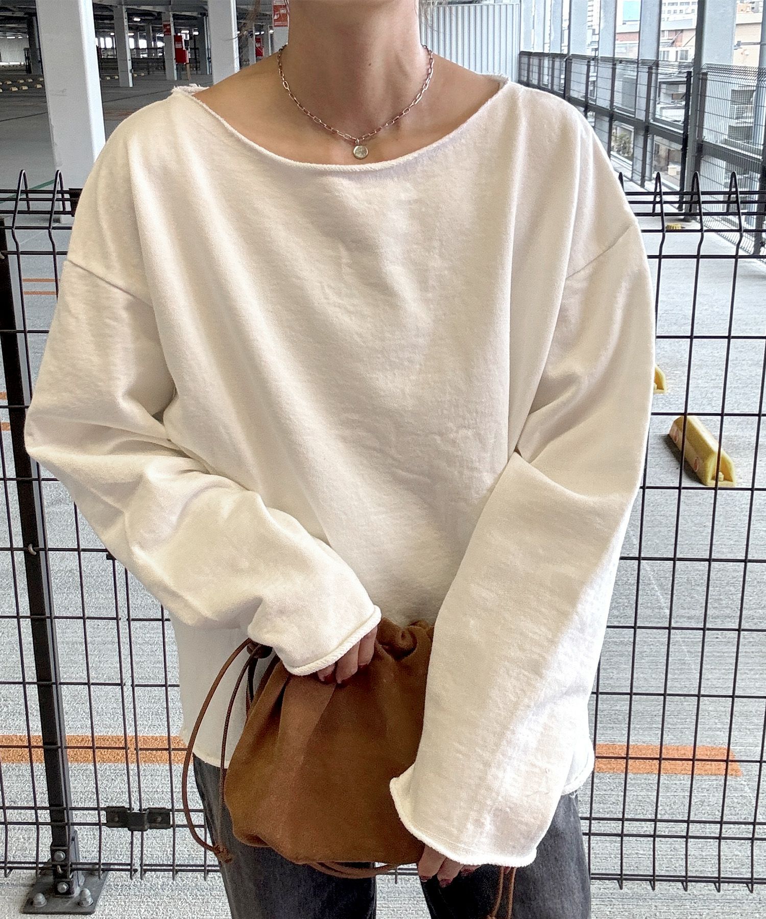お値下げ！APstodio★オフショルダースウェット オフショルダースウェットプルオーバー | titivate