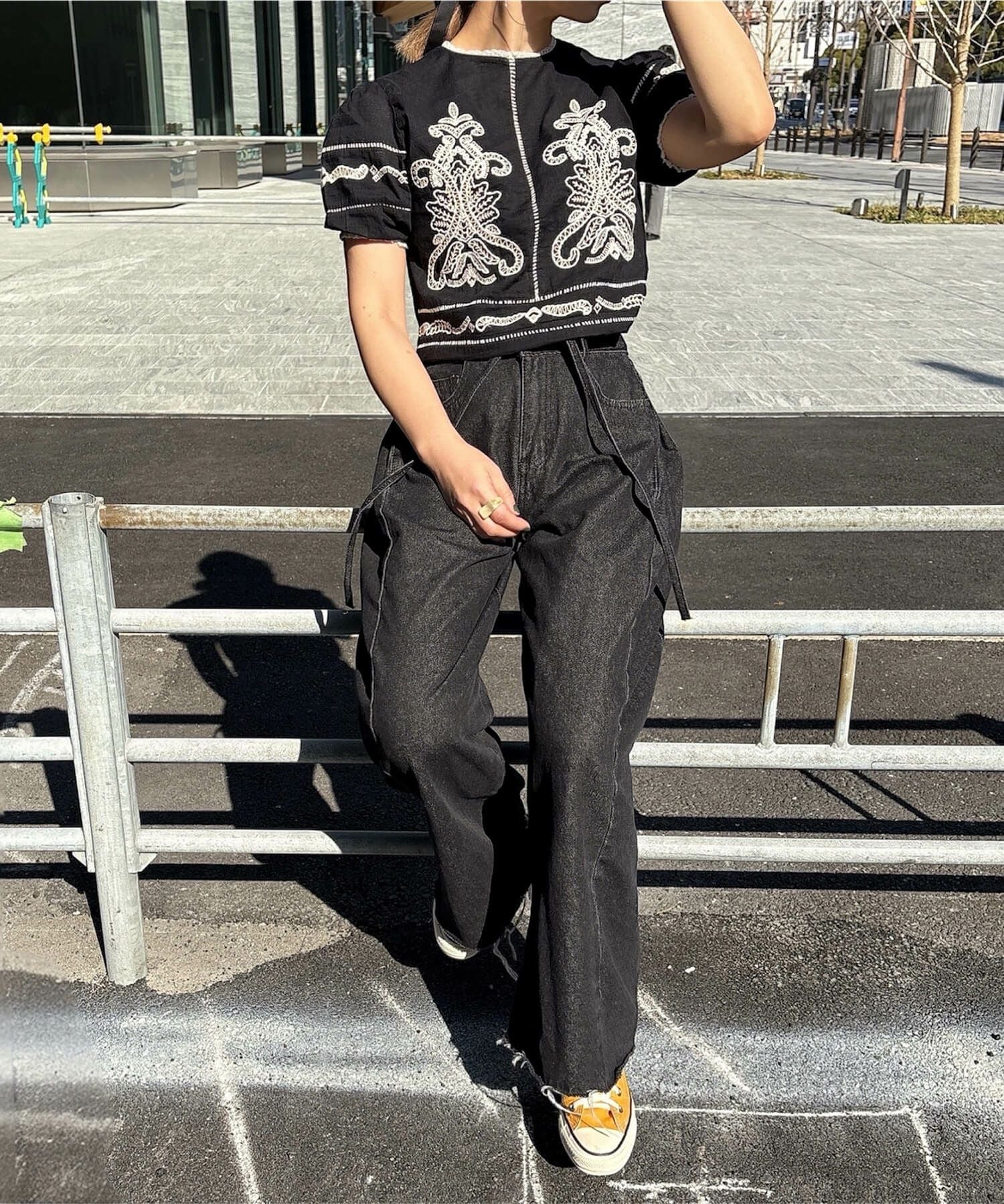 ウエストリボンブラックワイドデニム | Waist ribbon black wide denim