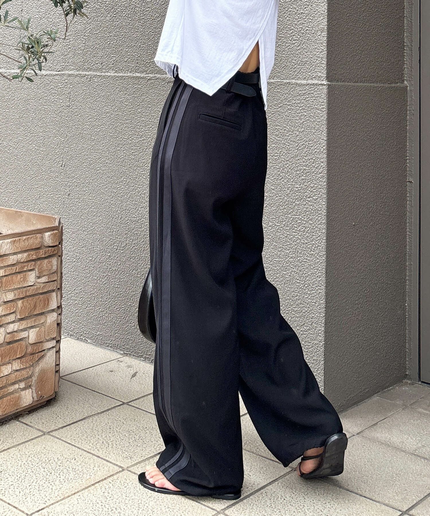 サイドラインワイドスラックス | Side line wide slacks (isook original)