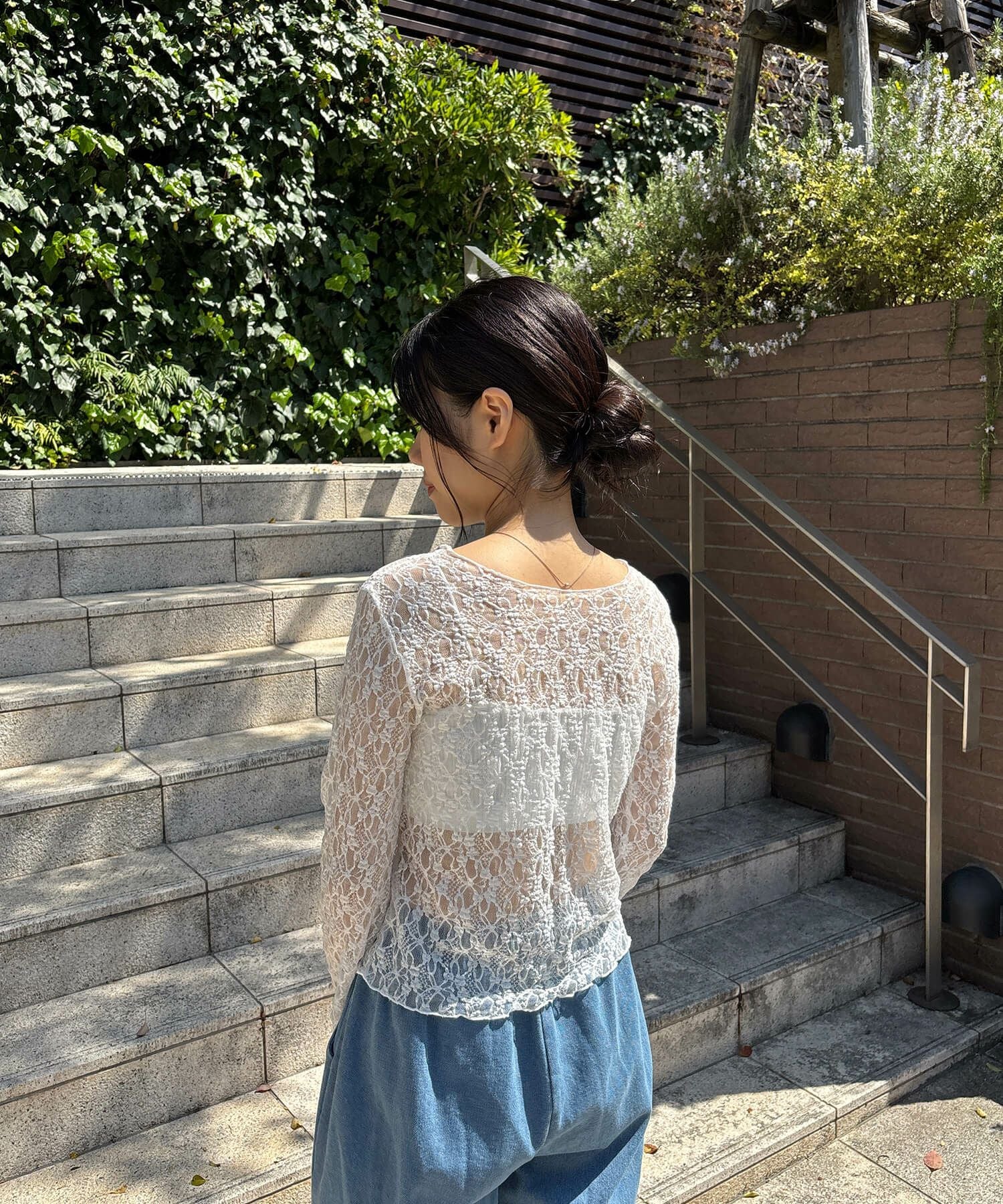シアーレーストップス | Sheer lace top (isook select)