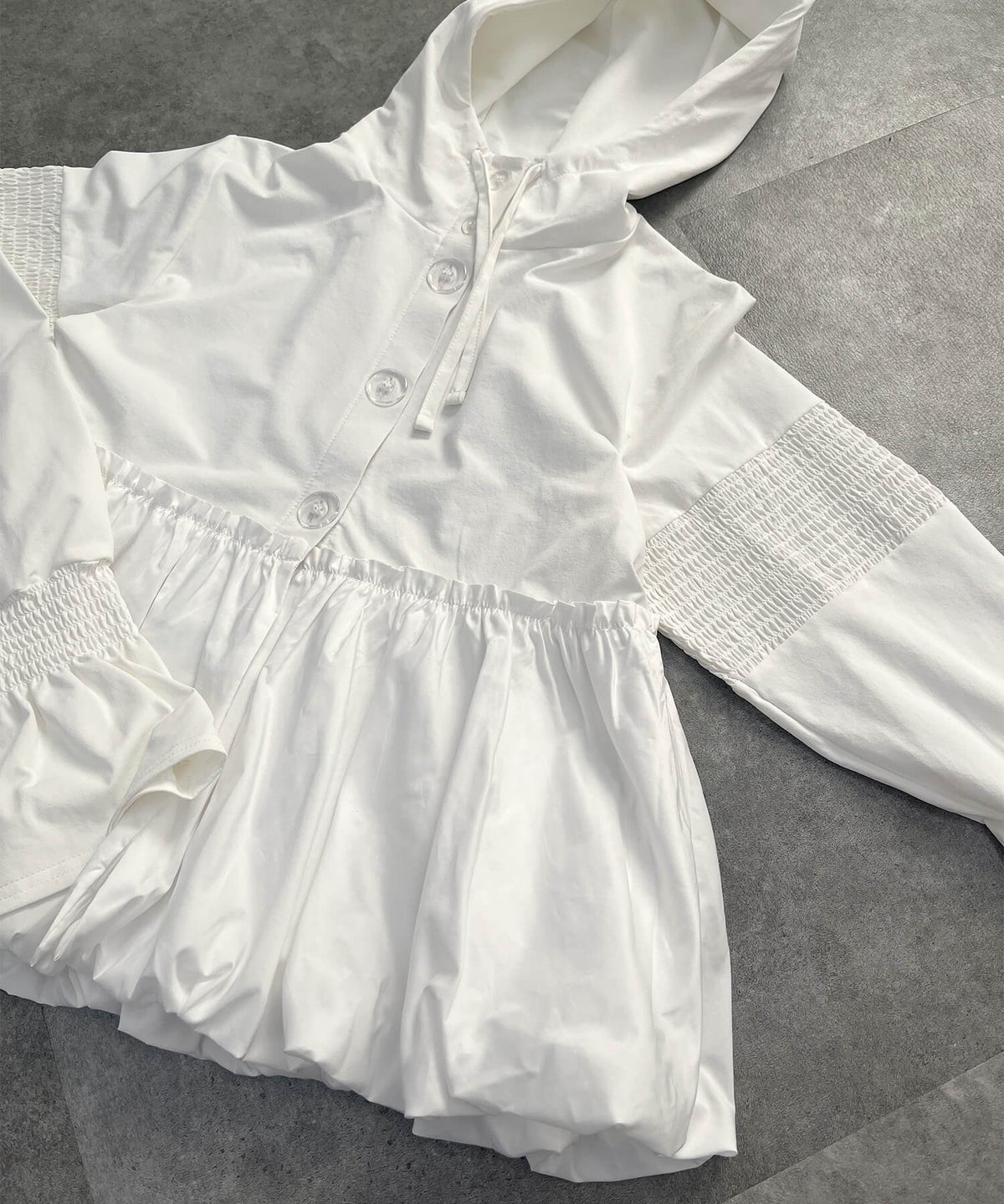 &&シャーリングは全体のデザインのアクセントに&&