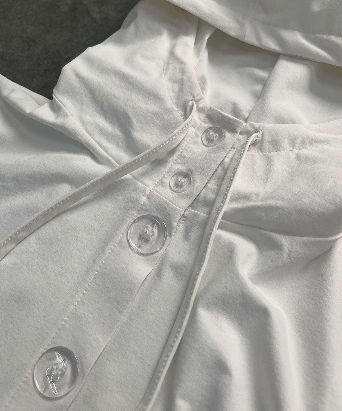 &&デザインを邪魔しないクリアボタンを採用&&