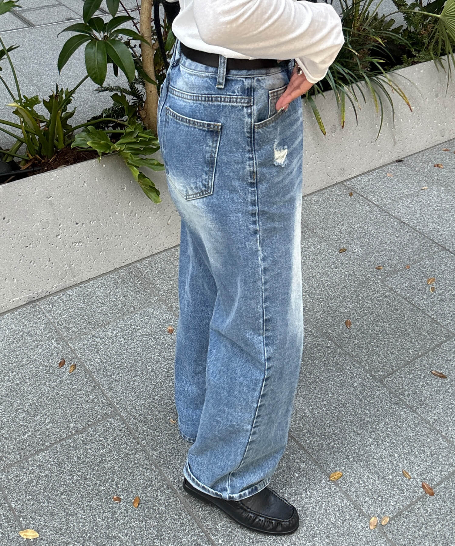 ヴィンテージダメージワイドデニム | Vintage damage wide denim