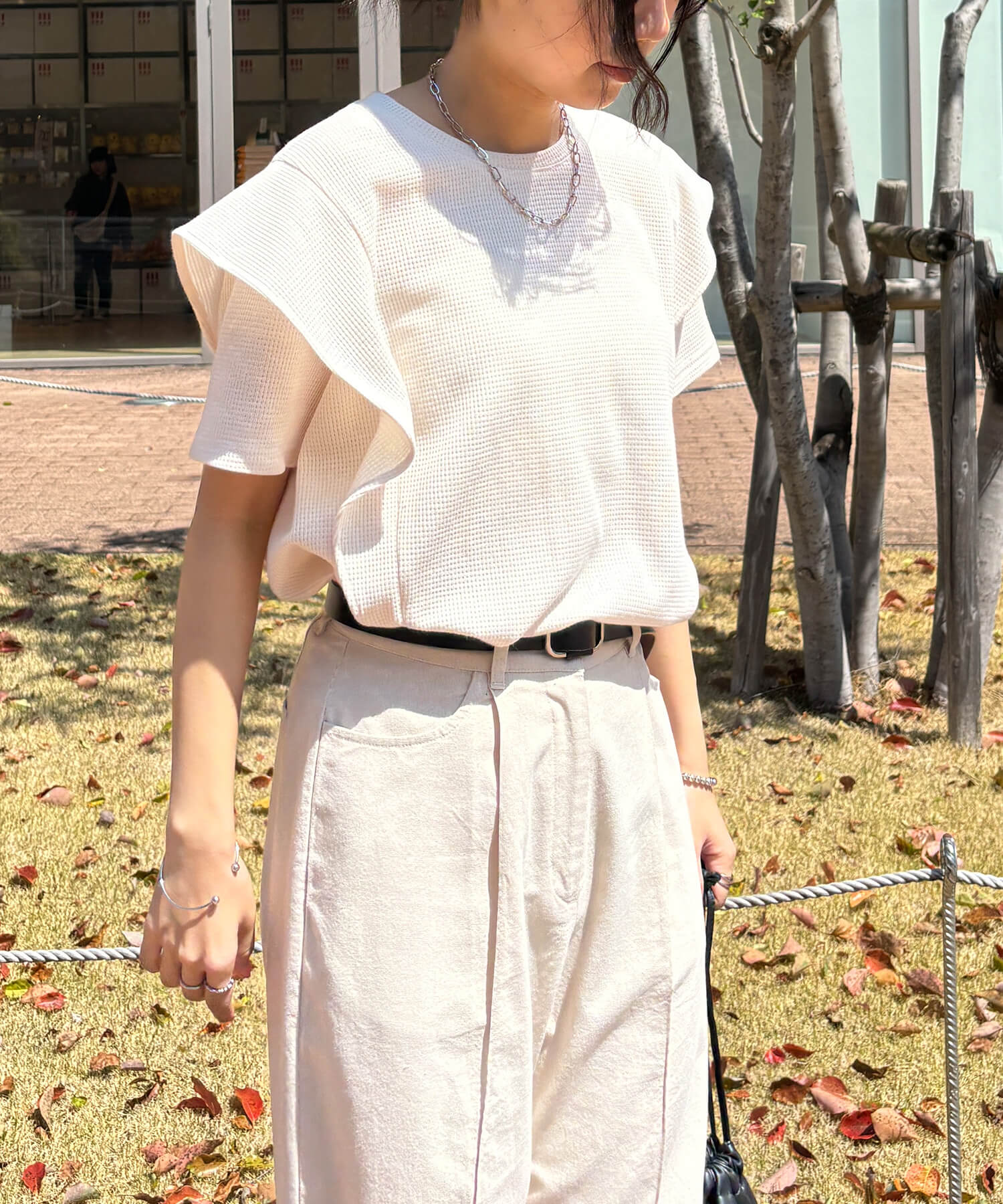ラッフルショルダーワッフルTシャツ | Ruffle shoulder waffle tee