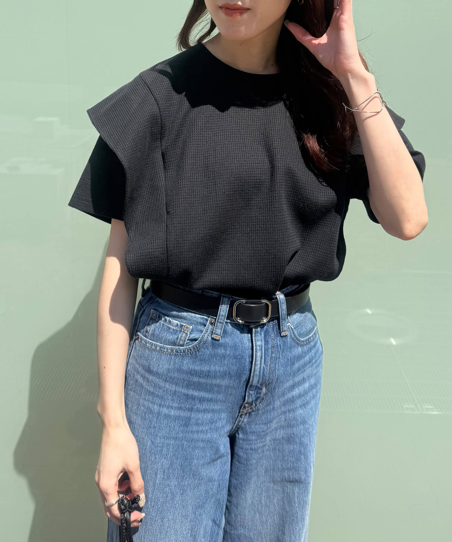 ラッフルショルダーワッフルTシャツ | Ruffle shoulder waffle tee