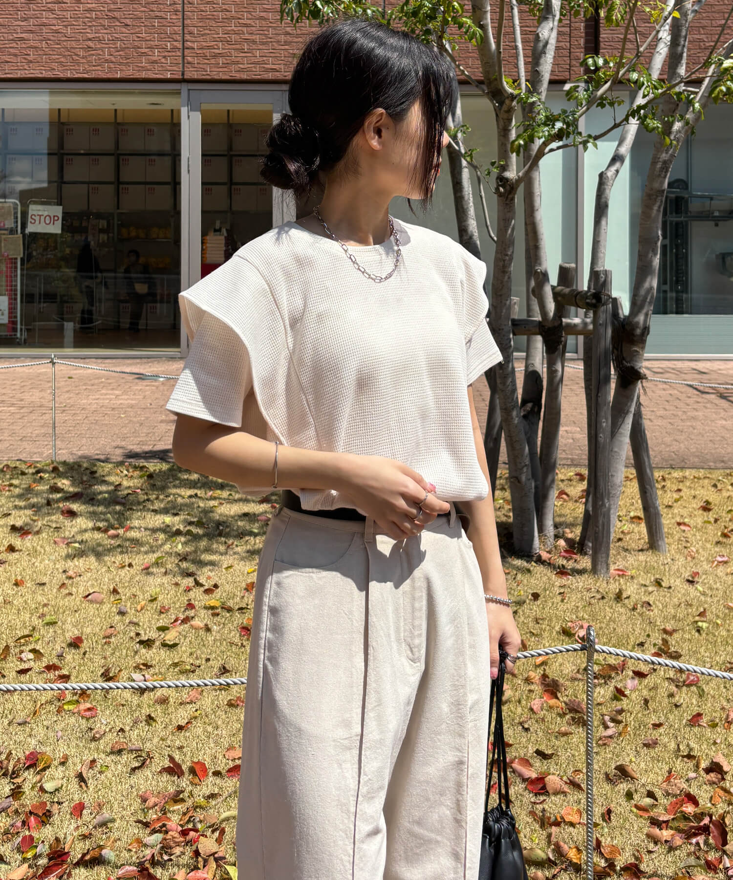ラッフルショルダーワッフルTシャツ | Ruffle shoulder waffle tee