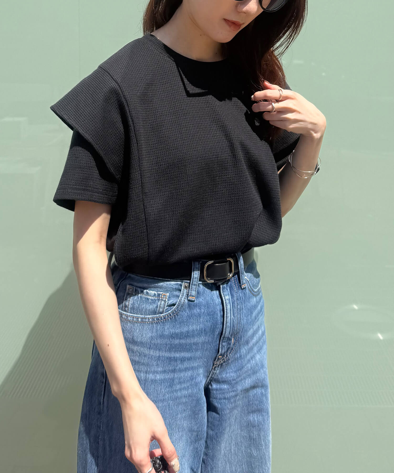 ラッフルショルダーワッフルTシャツ | Ruffle shoulder waffle tee