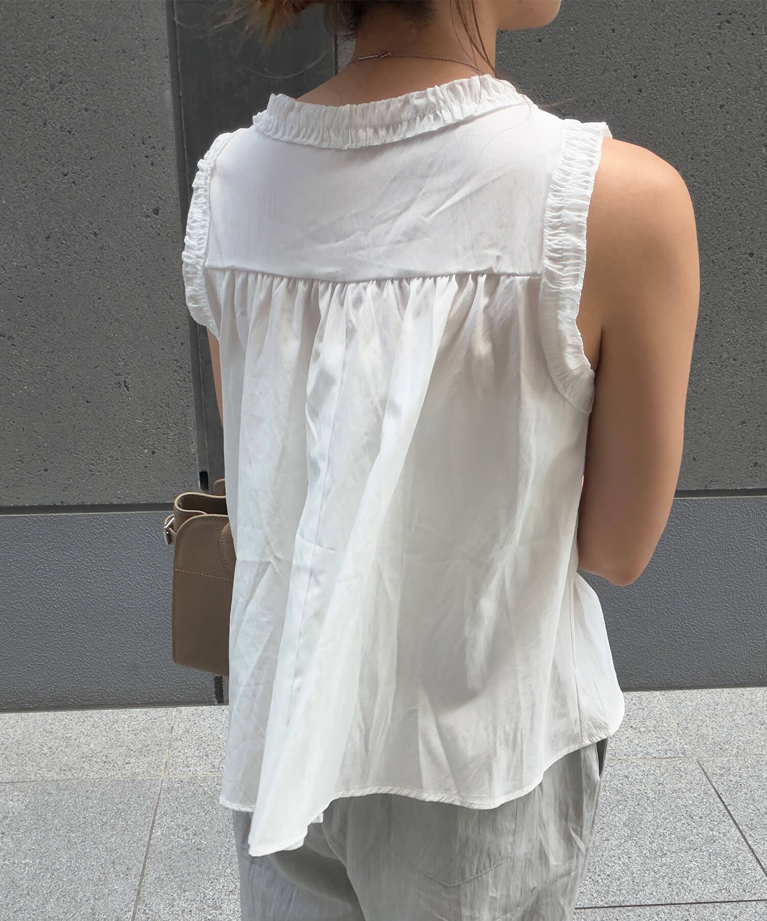 ピンタックフリルノースリーブブラウス | Pin tuck frill sleeveless