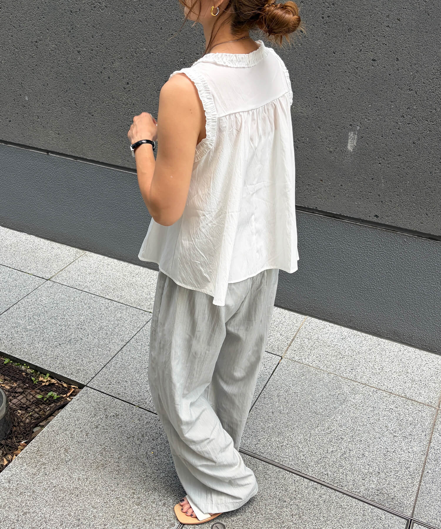 ピンタックフリルノースリーブブラウス | Pin tuck frill sleeveless