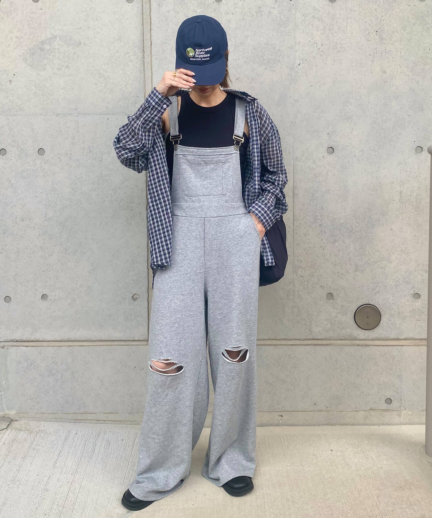 ダメージスウェットサロペットパンツ | Damage sweat salopette pants