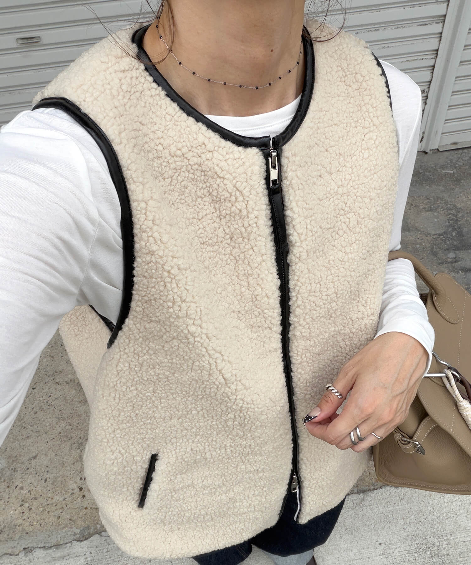 レザーパイピングボアベスト | Leather piping boa vest (chiica original)
